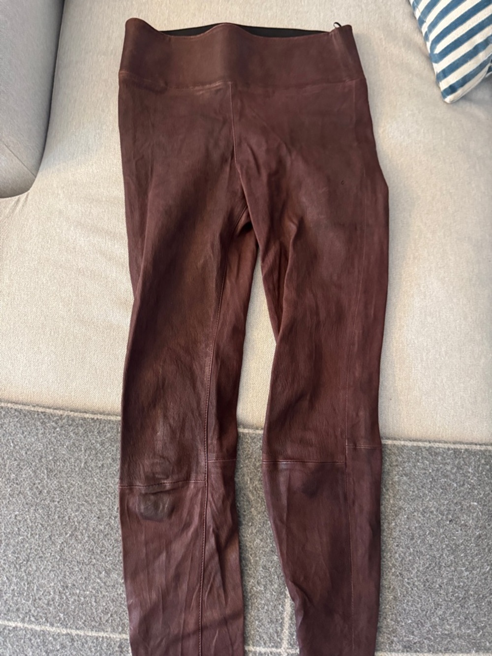 Women's Ankle-Length Leather Pants - Burgundy